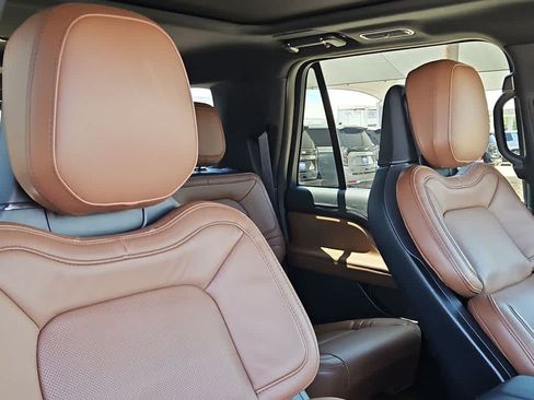Used 2024 Lincoln Navigator L Reserve AWD/4WD image 18