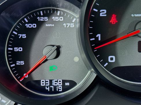 Used 2016 Porsche Cayenne w/ Premium Package image 17