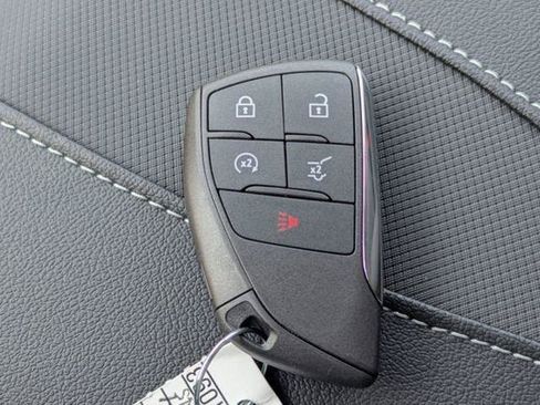New 2026 Chevrolet Traverse RS w/ LPO, Floor Liner Package FWD image 37