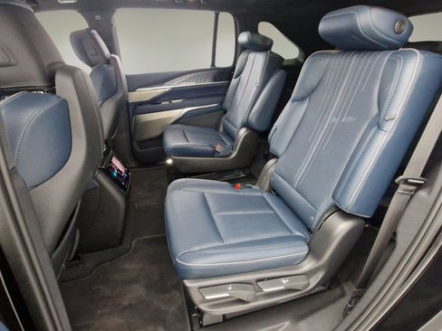 New 2025 Cadillac Escalade IQ Sport 2 w/ LPO, ONYX Package image 26