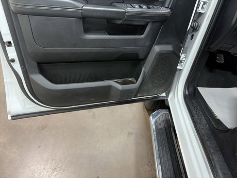 Used 2024 RAM 2500 Big Horn AWD/4WD image 11