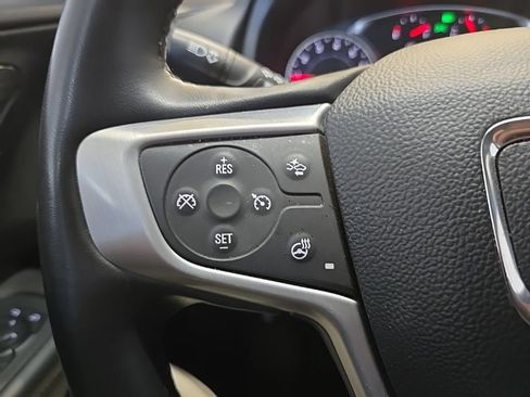 Used 2024 GMC Terrain SLT AWD/4WD image 15