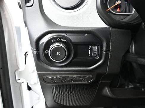 Used 2024 Jeep Wrangler Unlimited Sahara w/ Technology Group AWD/4WD image 32
