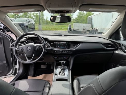 Certified 2018 Buick Regal Essence w/ Driver Confidence Package #1 AWD/4WD image 20
