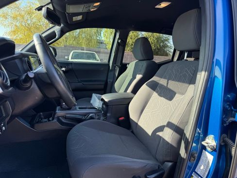 Used 2017 Toyota Tacoma TRD Off-Road w/ Tow Package image 13