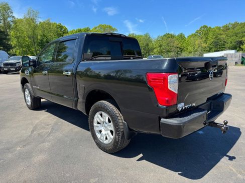 Used 2017 Nissan Titan PRO-4X AWD/4WD image 3