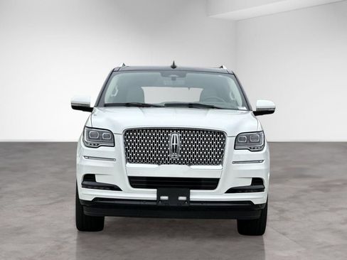 Used 2024 Lincoln Navigator Reserve AWD/4WD image 9