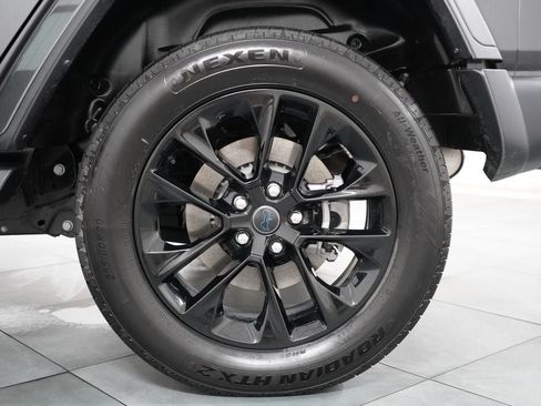 Used 2025 Jeep Wrangler Unlimited Sahara AWD/4WD image 28