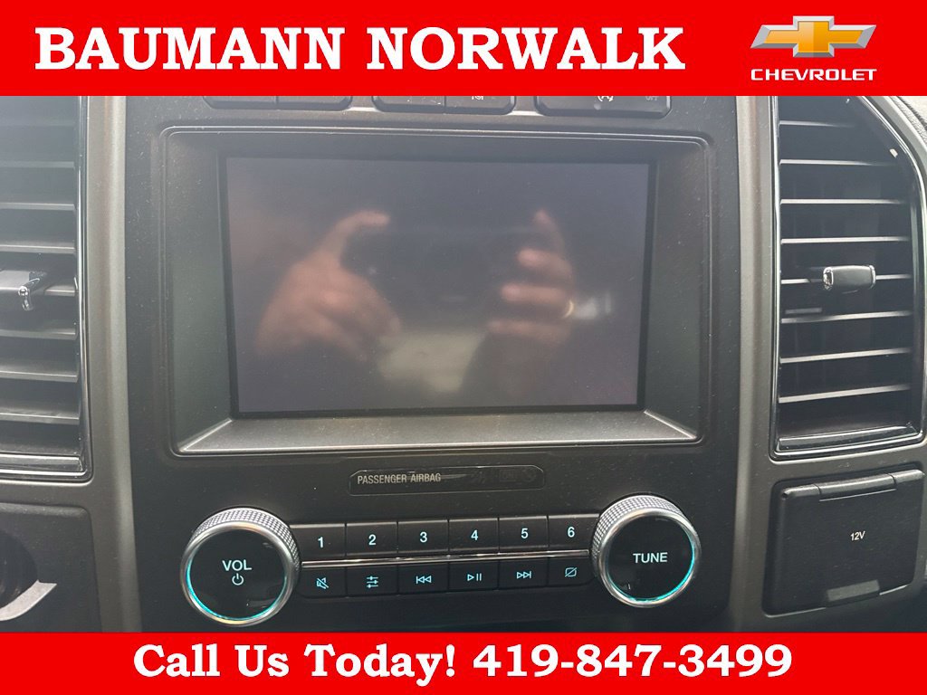 Used 2020 Ford Expedition XLT w/ Equipment Group 202A AWD/4WD image 22