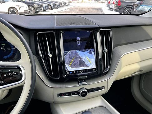 Certified 2023 Volvo XC60 T8 Plus image 6