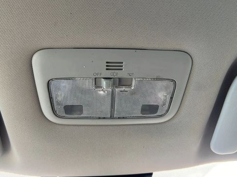 Used 2019 Toyota Corolla LE image 14