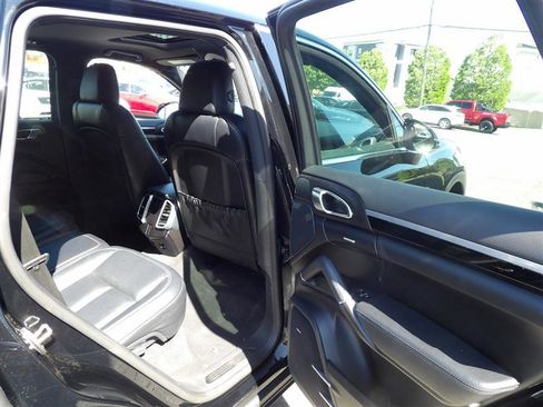 Used 2016 Porsche Cayenne image 15