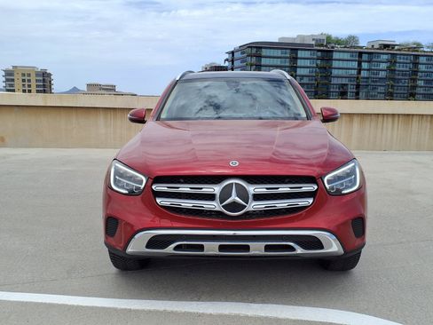 Used 2021 Mercedes-Benz GLC 300 4MATIC image 2