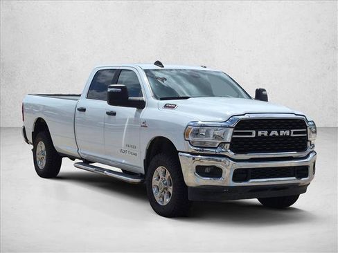 Used 2024 RAM 3500 Big Horn AWD/4WD image 3