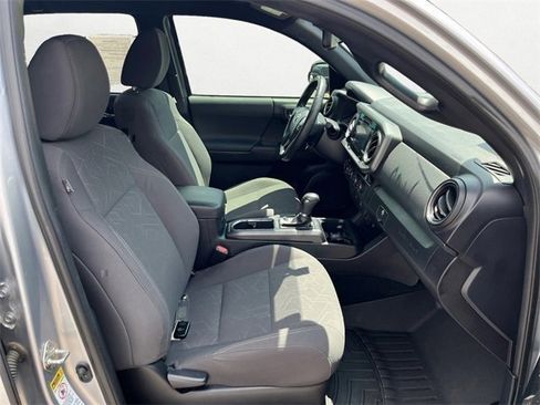 Used 2017 Toyota Tacoma TRD Off-Road w/ Tow Package (A/T) image 16