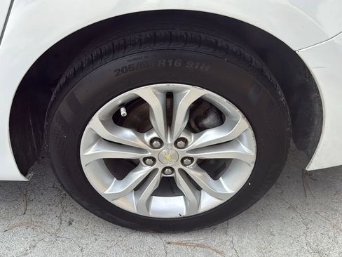 Used 2019 Chevrolet Cruze LT w/ LT Fleet Convenience Package FWD image 38