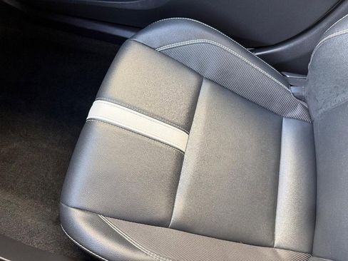 Used 2025 Toyota Camry SE image 27