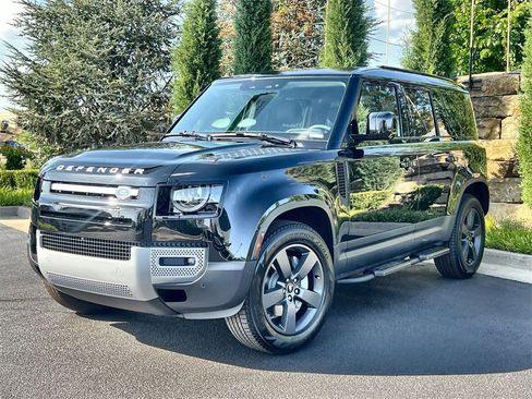 Used 2025 Land Rover Defender 110 S image 1