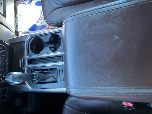 Used 2015 Ford F150 Platinum w/ Equipment Group 701A Luxury image 37