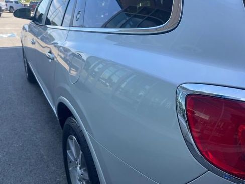 Used 2017 Buick Enclave Leather FWD image 18