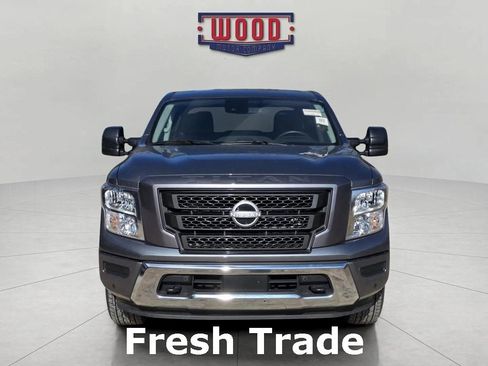 Used 2024 Nissan Titan SV w/ SV Convenience Package image 2