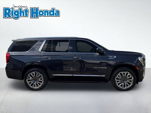Used 2023 GMC Yukon SLT AWD/4WD image 8