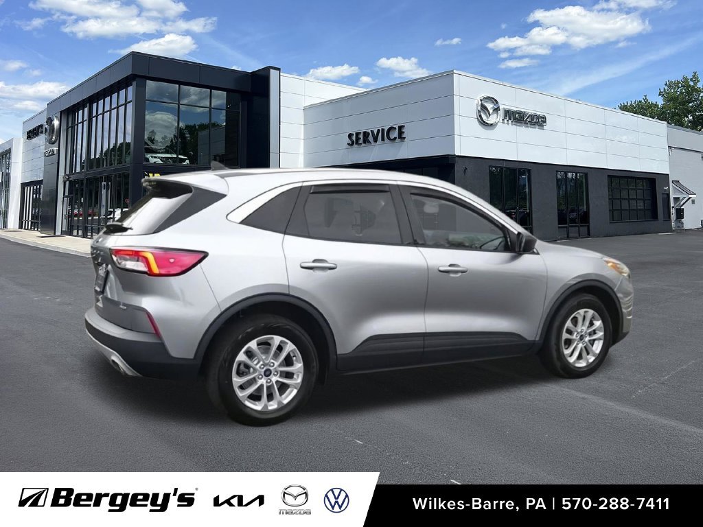 Used 2022 Ford Escape SE w/ Convenience Package FWD image 10