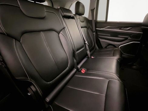 Used 2023 Jeep Grand Cherokee 4WD 4xe w/ Luxury Tech Group II image 21