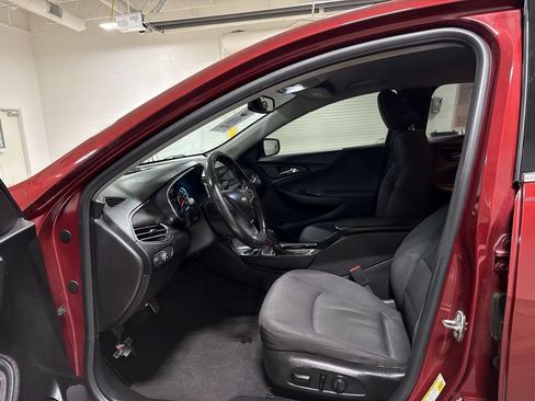 Used 2017 Chevrolet Malibu LT FWD image 19