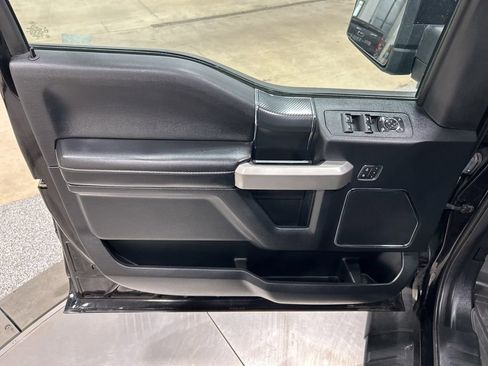 Used 2019 Ford F150 Lariat w/ Equipment Group 502A Luxury image 13