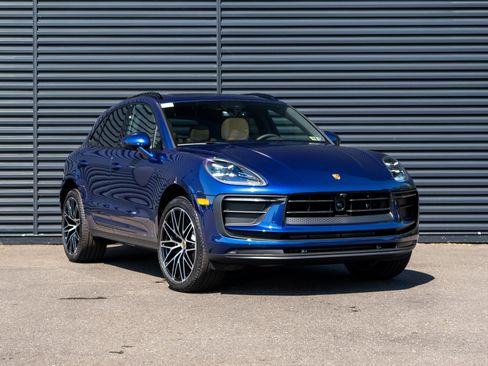 Certified 2026 Porsche Macan image 10