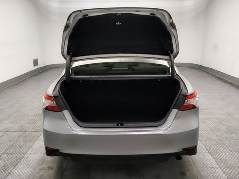 Used 2018 Toyota Camry LE image 29