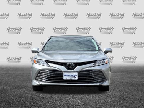 Used 2019 Toyota Camry XLE FWD image 10