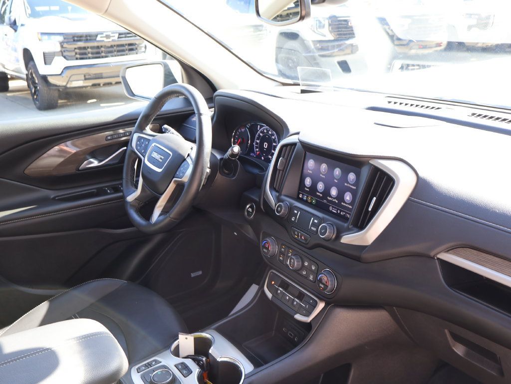 Used 2024 GMC Terrain Denali w/ Denali Premium Package AWD/4WD image 36