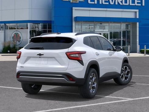 New 2026 Chevrolet Trax LT w/ Sunroof Package image 4