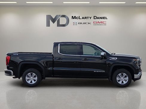 New 2026 GMC Sierra 1500 SLE w/ Preferred Package image 6