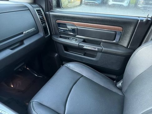 Used 2017 RAM 1500 Laramie w/ Convenience Group AWD/4WD image 32