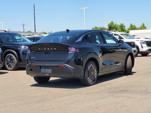 New 2026 Nissan Leaf FWD image 4