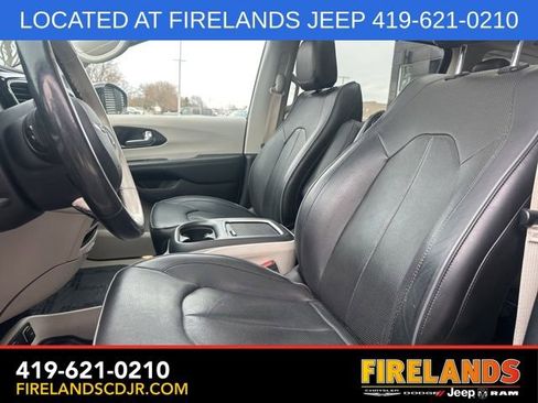 Used 2020 Chrysler Pacifica Limited image 20