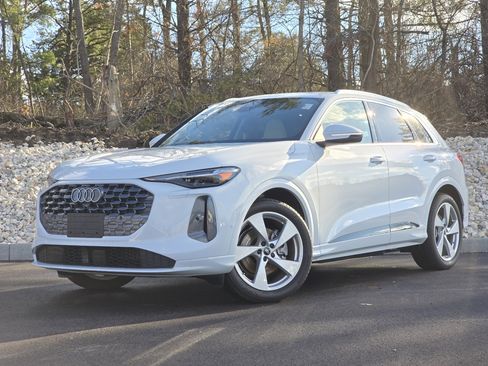 Certified 2025 Audi Q5 Prestige image 1