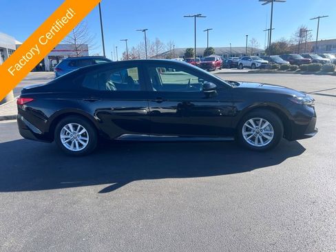 Used 2025 Toyota Camry LE image 6
