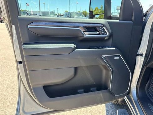 Used 2025 Chevrolet Silverado 2500 LTZ w/ LTZ Plus Package AWD/4WD image 25