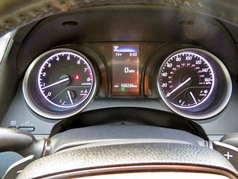 Used 2023 Toyota Camry SE image 19