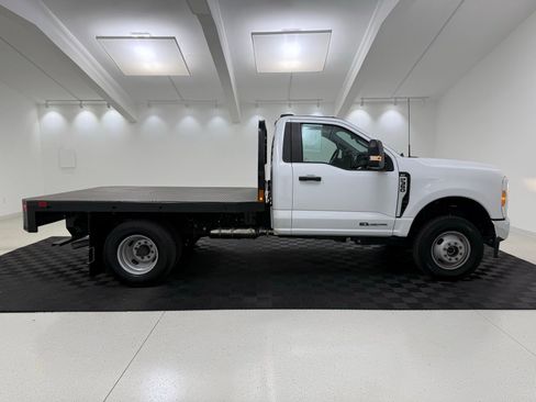 Used 2023 Ford F350 XLT w/ Snow Plow Prep Package AWD/4WD image 9