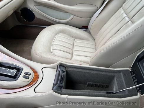 Used 2000 Jaguar XJ8 RWD image 55