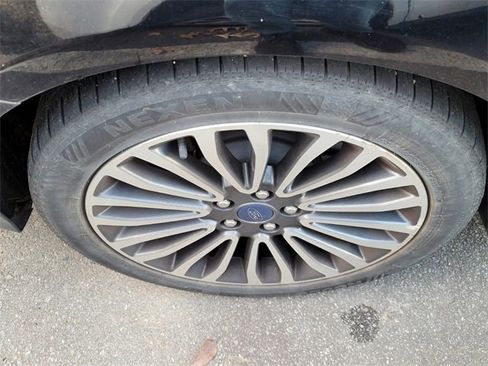 Used 2018 Ford Fusion Titanium image 8