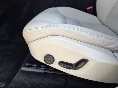 Used 2023 Volvo XC60 T8 Plus w/ Climate Package AWD/4WD image 35