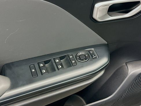 Used 2025 Kia K4 LXS image 15