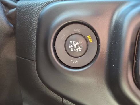 Used 2021 Jeep Gladiator Sport AWD/4WD image 27