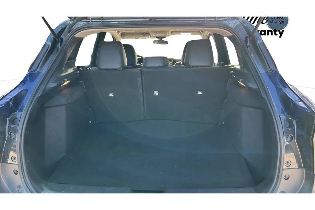 Used 2025 Nissan Kicks SR AWD/4WD image 18